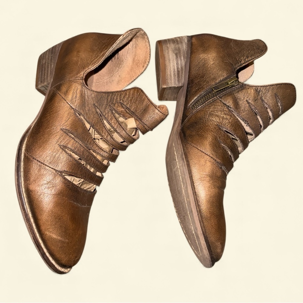 🌸Seychelles Iceburg Cutout Ankle Boots - Picture 7 of 10